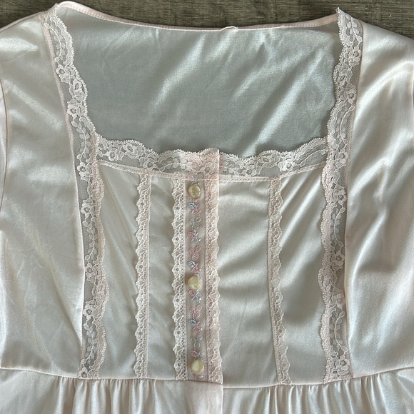 Vintage nylon nightgown size S - Picture 4 of 6